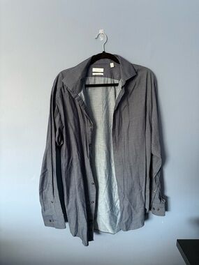 Calvin Klein Men's Dark Blue XL Lightweight Button-up Shirt